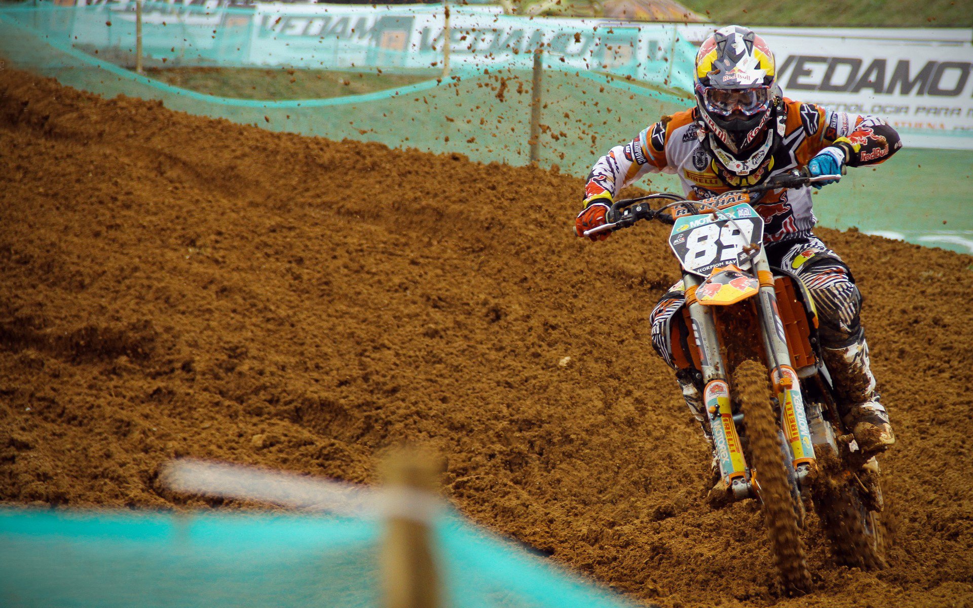 德罗巴回归赛场，高光表现首场状态亮眼，RNG观众沸腾！